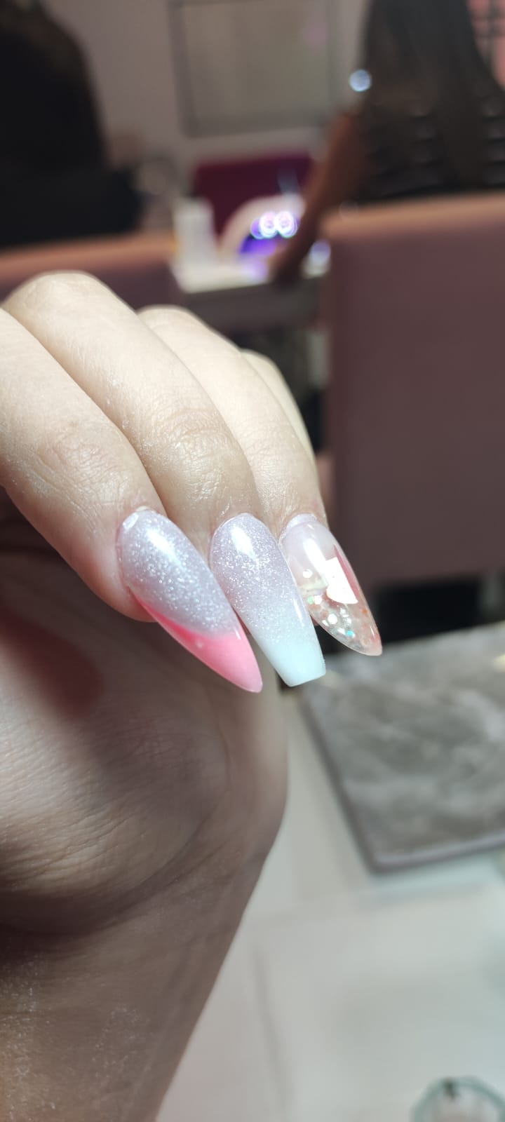 ../../../../static/img/nails/IMG-20241017-WA0302.jpg